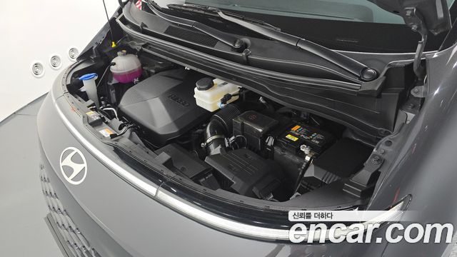 Hyundai Staria 2025 — photo 6
