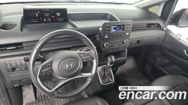 Hyundai Staria 2025 — photo 10