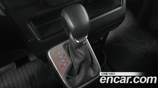 Hyundai Staria 2025 — photo 12