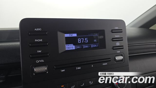 Hyundai Staria 2025 — photo 22