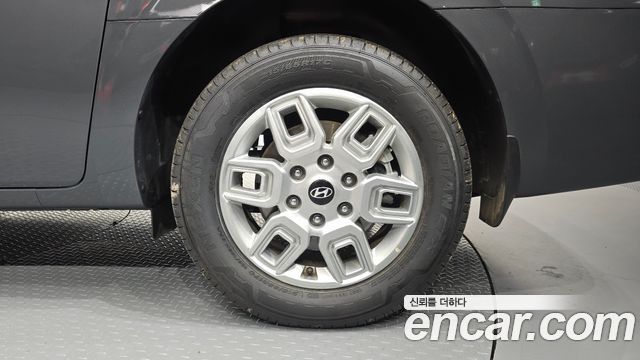 Hyundai Staria 2025 — photo 7
