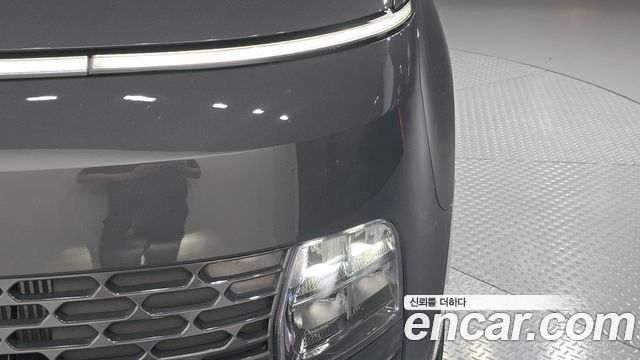 Hyundai Staria 2025 — photo 8