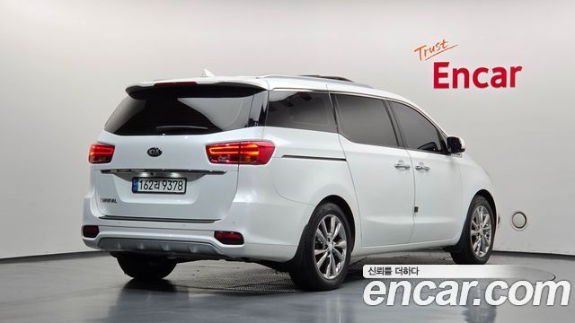 Kia Canival 2019 — photo 2
