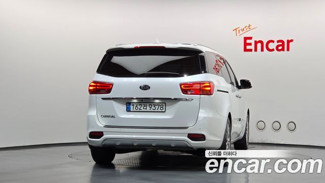 Kia Canival 2019 — photo 4