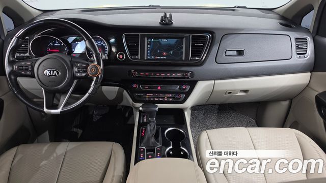 Kia Canival 2019 — photo 10