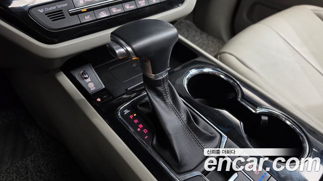 Kia Canival 2019 — photo 12
