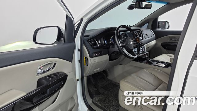 Kia Canival 2019 — photo 13