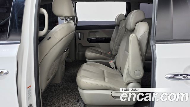 Kia Canival 2019 — photo 17
