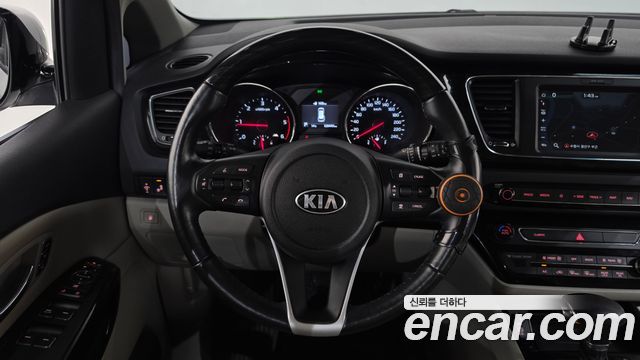 Kia Canival 2019 — photo 18