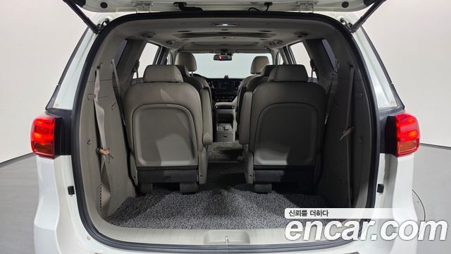 Kia Canival 2019 — photo 26