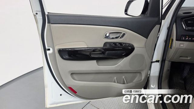 Kia Canival 2019 — photo 14