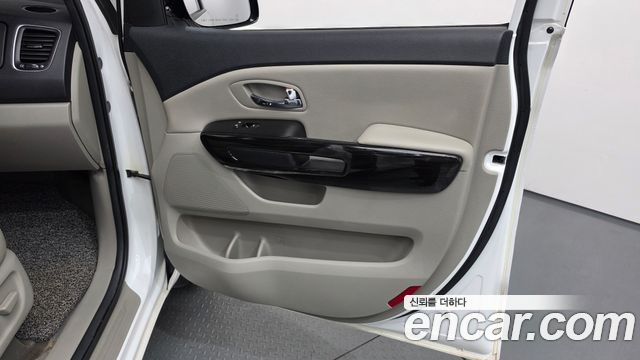 Kia Canival 2019 — photo 15