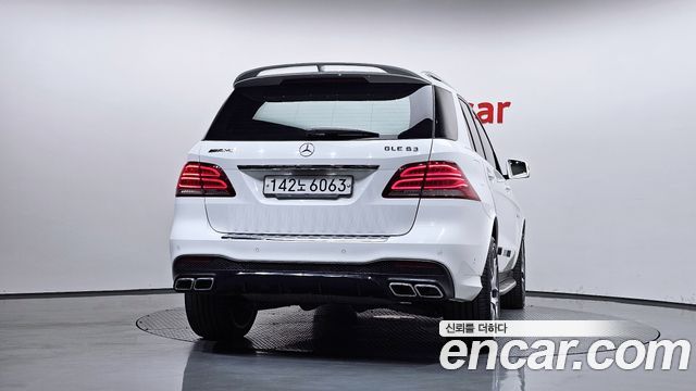 Mercedes-Benz GLE-Class 2016 — photo 4