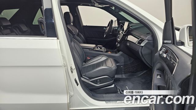 Mercedes-Benz GLE-Class 2016 — photo 11