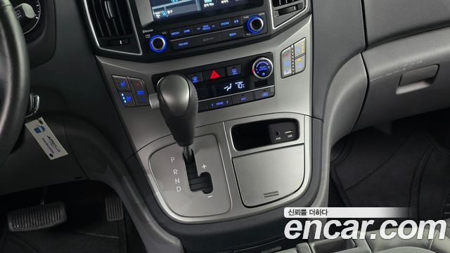 Hyundai Starex 2018 — photo 12