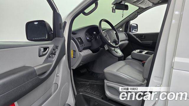 Hyundai Starex 2018 — photo 13