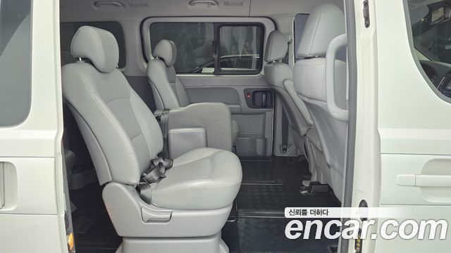 Hyundai Starex 2018 — photo 17