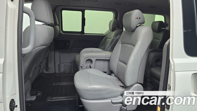 Hyundai Starex 2018 — photo 18