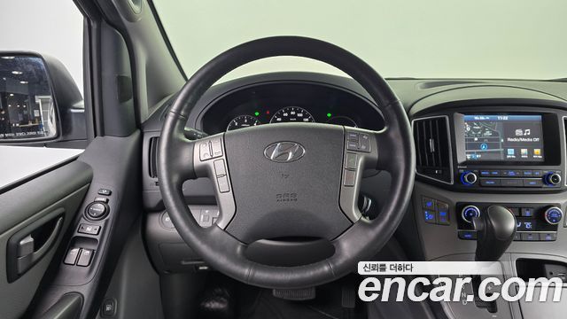 Hyundai Starex 2018 — photo 20