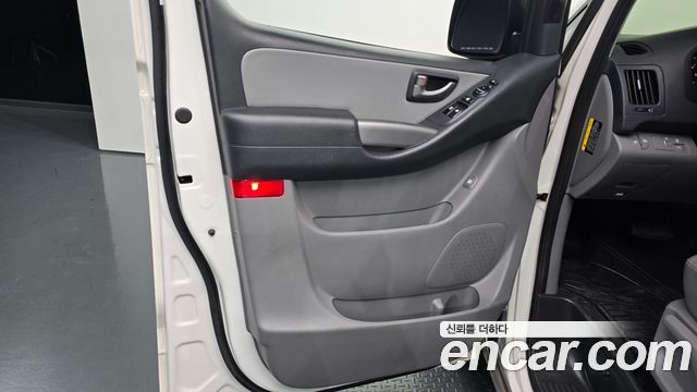 Hyundai Starex 2018 — photo 14