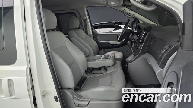 Hyundai Starex 2018 — photo 16