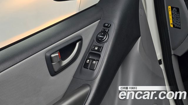 Hyundai Starex 2018 — photo 28