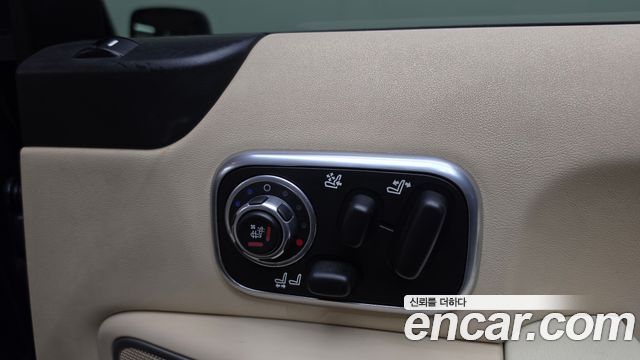 Land Rover Range Rover 2010 — photo 19