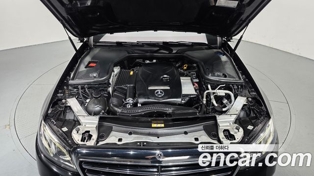 Mercedes-Benz E-Class 2018 — photo 6