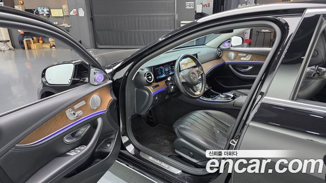 Mercedes-Benz E-Class 2018 — photo 13