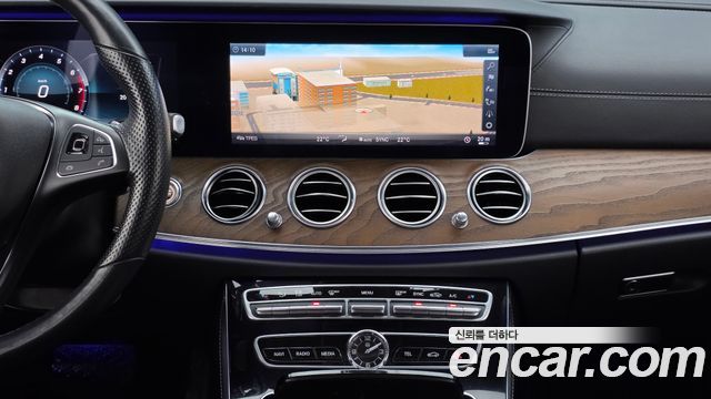 Mercedes-Benz E-Class 2018 — photo 19
