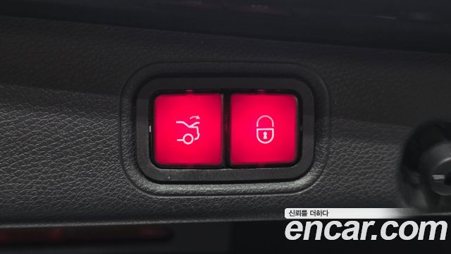 Mercedes-Benz E-Class 2018 — photo 23