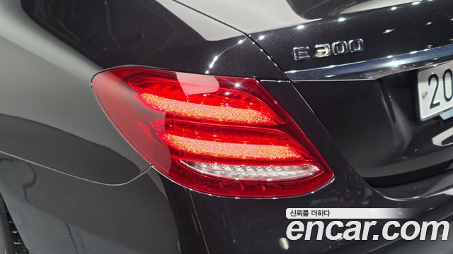 Mercedes-Benz E-Class 2018 — photo 9