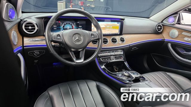 Mercedes-Benz E-Class 2018 — photo 27