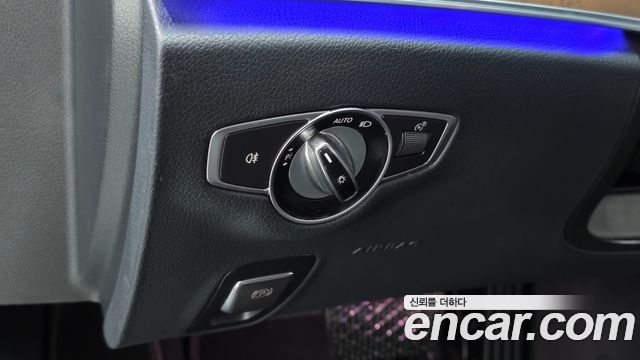 Mercedes-Benz E-Class 2018 — photo 28