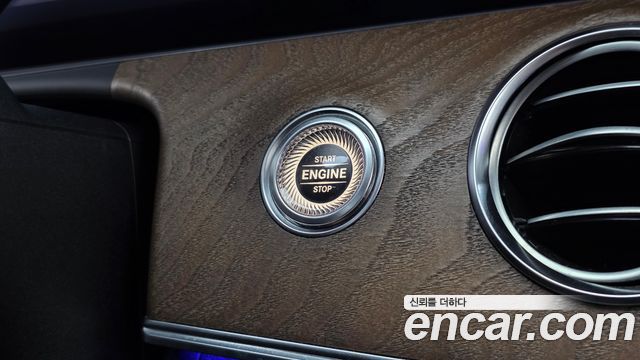 Mercedes-Benz E-Class 2018 — photo 29