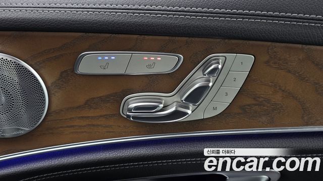 Mercedes-Benz E-Class 2018 — photo 31