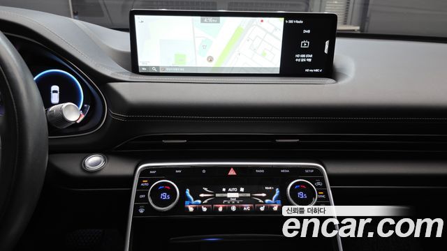 Genesis GV80 2021 — photo 28
