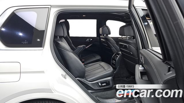 BMW X7 2023 — photo 17