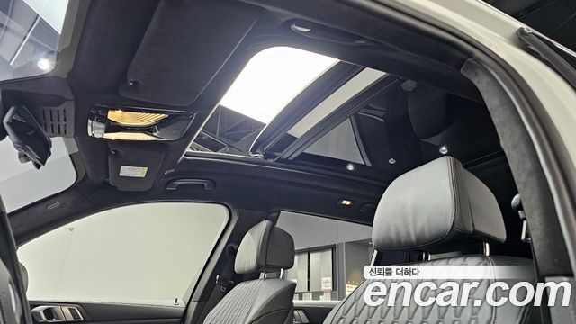 BMW X7 2023 — photo 22