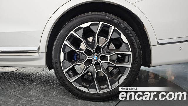 BMW X7 2023 — photo 7