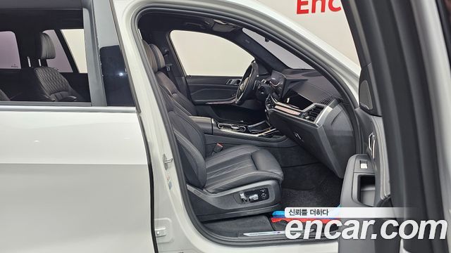 BMW X7 2023 — photo 16