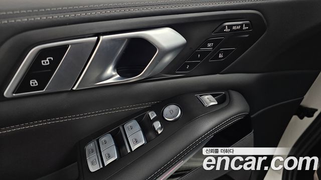 BMW X7 2023 — photo 30