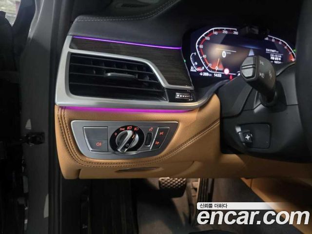 BMW 7-Series 2021 — photo 8