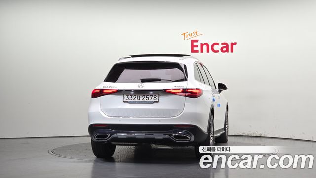 Mercedes-Benz GLC-Class 2023 — photo 4