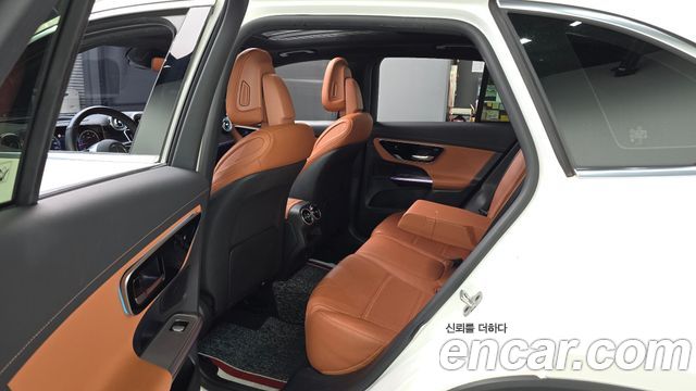 Mercedes-Benz GLC-Class 2023 — photo 17
