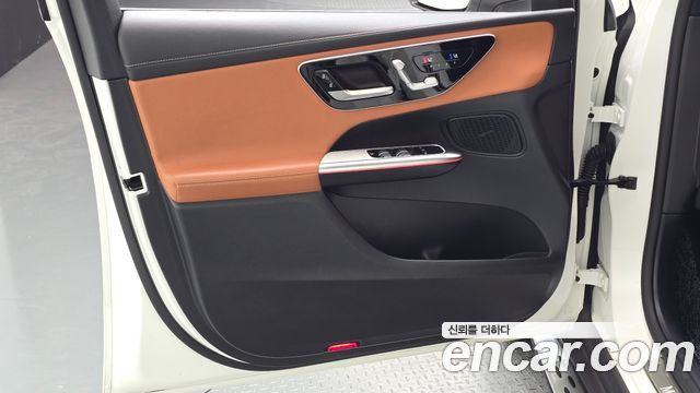 Mercedes-Benz GLC-Class 2023 — photo 14