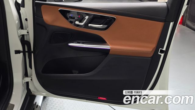 Mercedes-Benz GLC-Class 2023 — photo 15