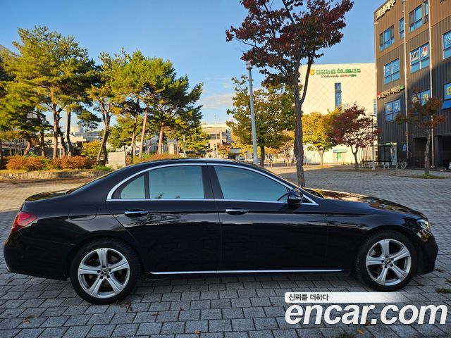 Mercedes-Benz E-Class 2017 — photo 4