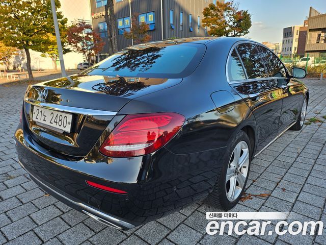 Mercedes-Benz E-Class 2017 — photo 5
