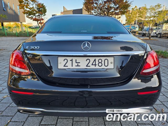 Mercedes-Benz E-Class 2017 — photo 6